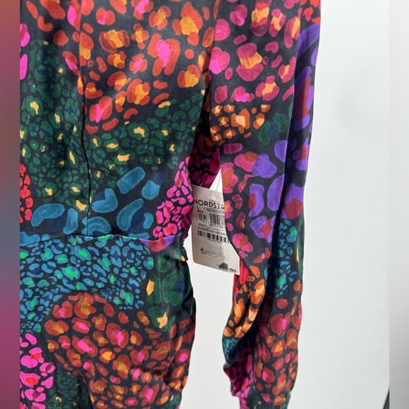 FARM Rio NWT Full of Rainbow Hearts Ruched Long Sleeve Midi Dress Size Large - Picture 7 of 9